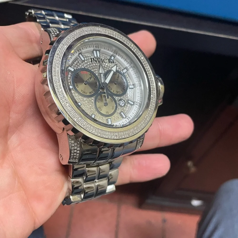Invicta - Picture 2 of 5